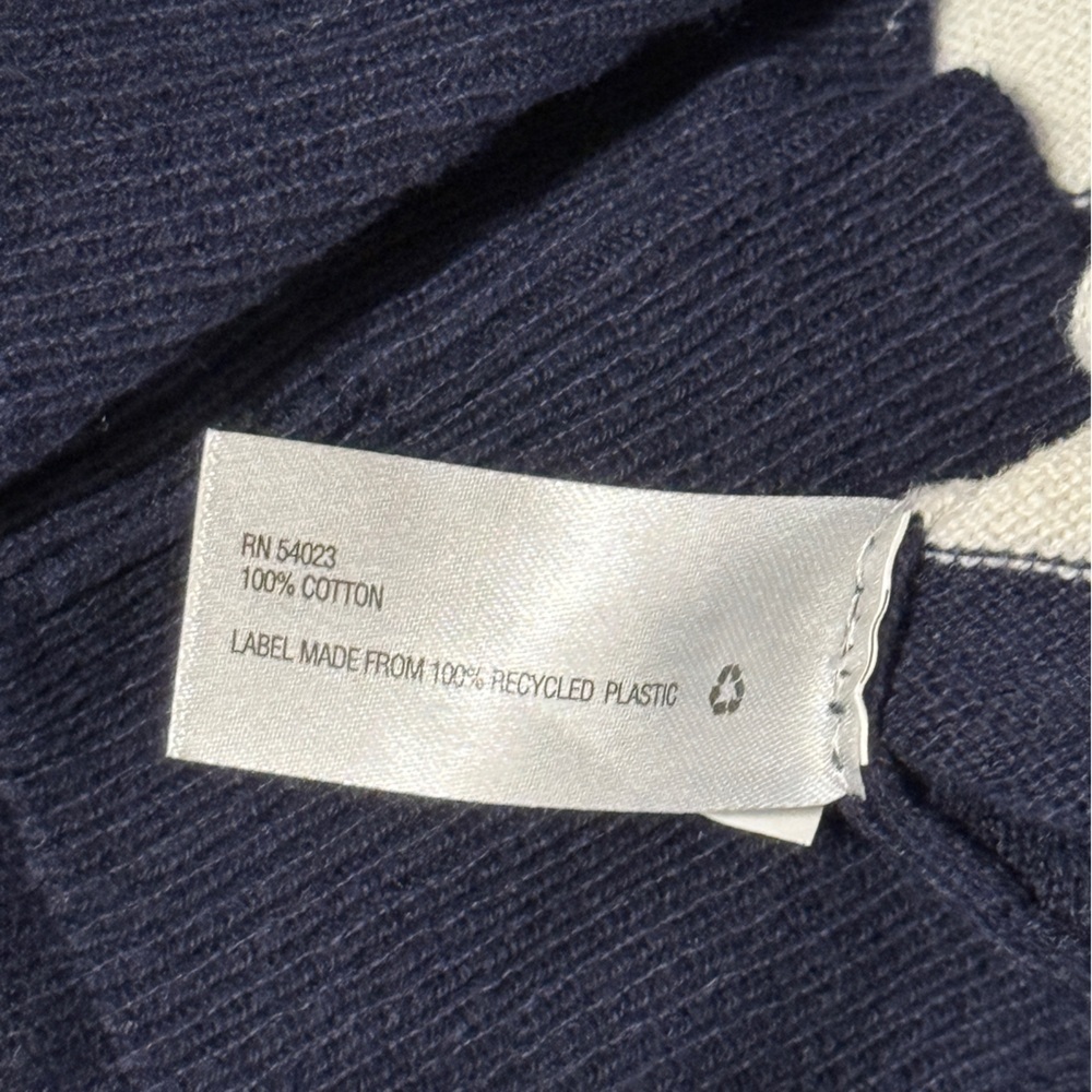 Gap size L V-Neck sweater, navy/cream stripe. GUC - Picture 6 of 7